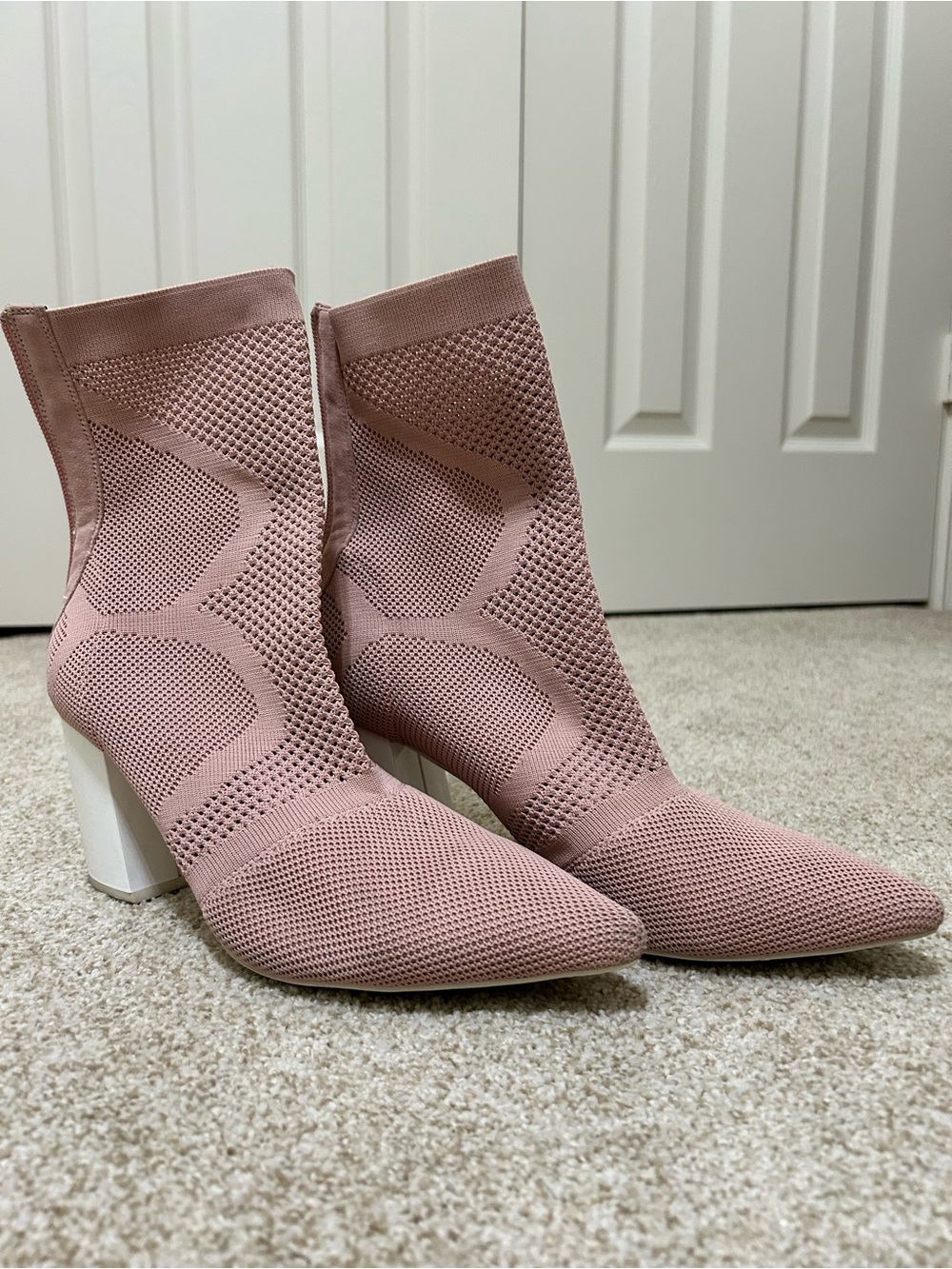 Jeffrey Campbell Dusty Rose Knit Pointed Sock Booties size 9